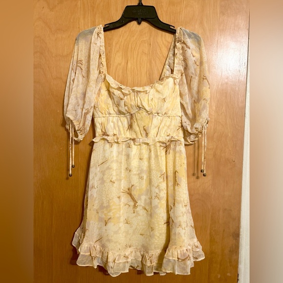 Selfie Leslie Cream Floral Mini Dress - Picture 4 of 5